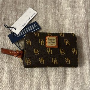 NWT Dooney & Bourke logo brown zip around small wallet